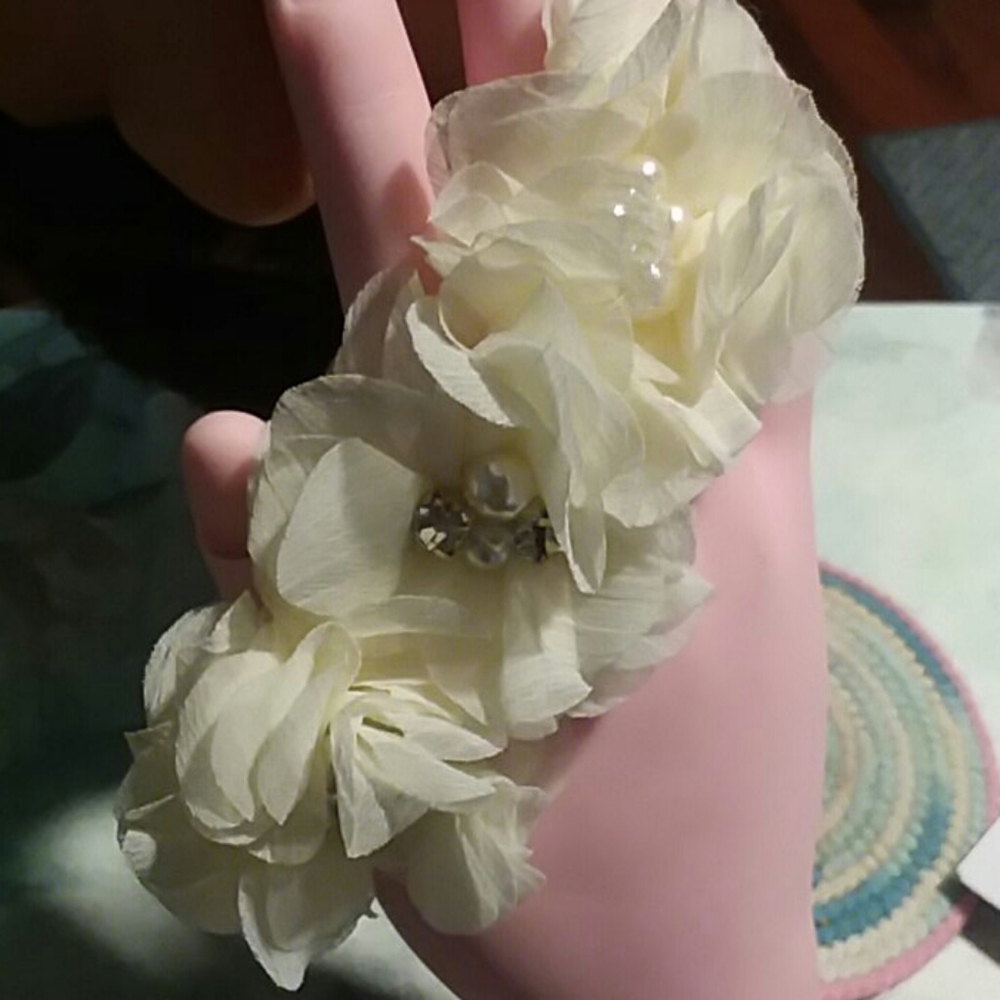 Flower Girl Rhinestone Pearls Ribbon Set - Picture 6 of 9